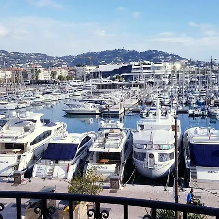 - 4 Personnes Appartement *