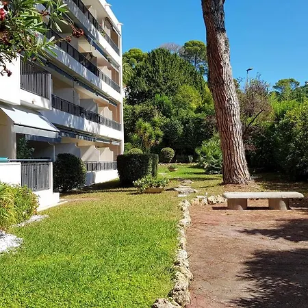 - 4 Personnes * Cannes