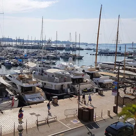 - 4 Personnes Cannes